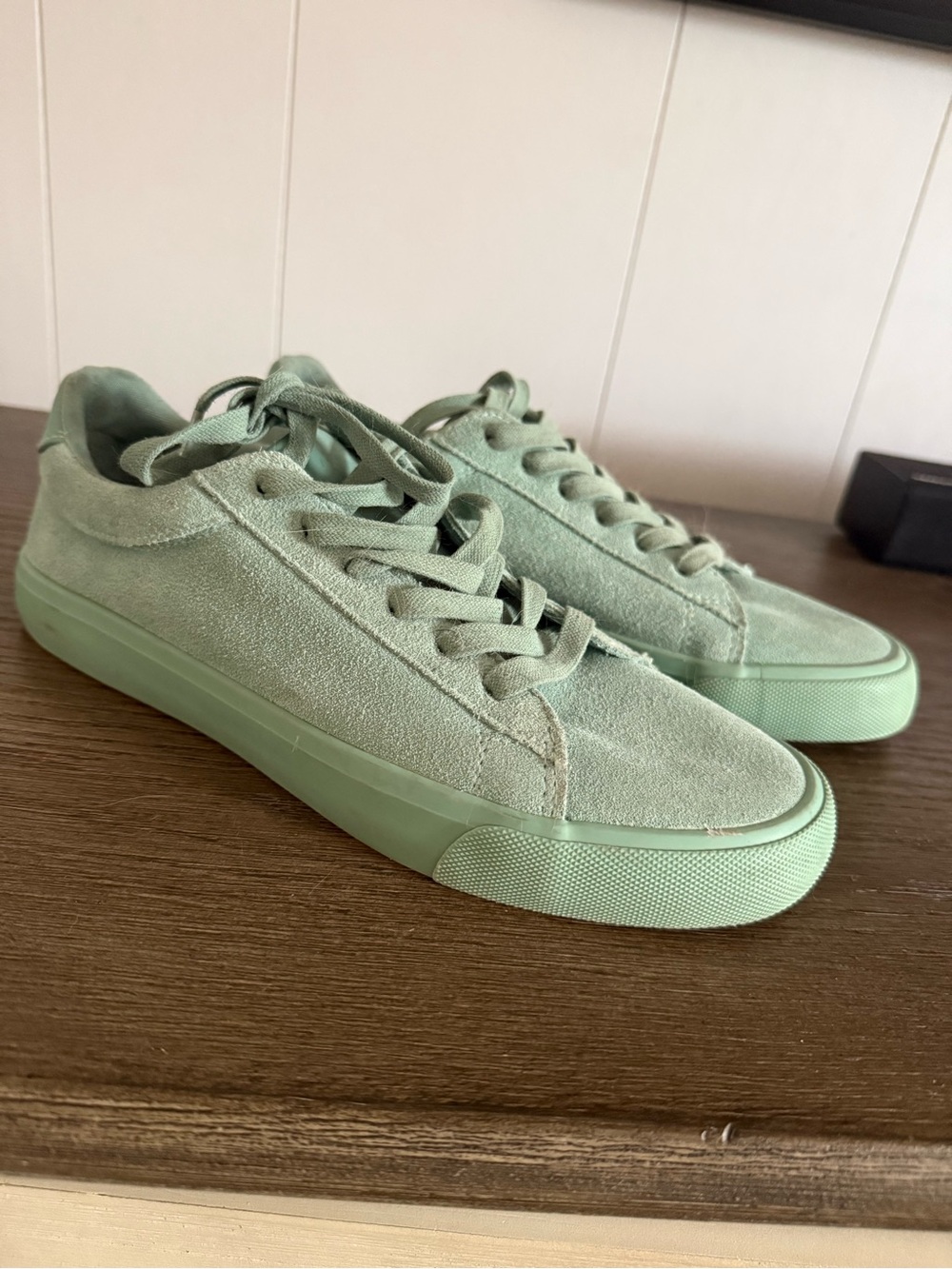 Men’s Mint Green Suede Low-Top Sneakers